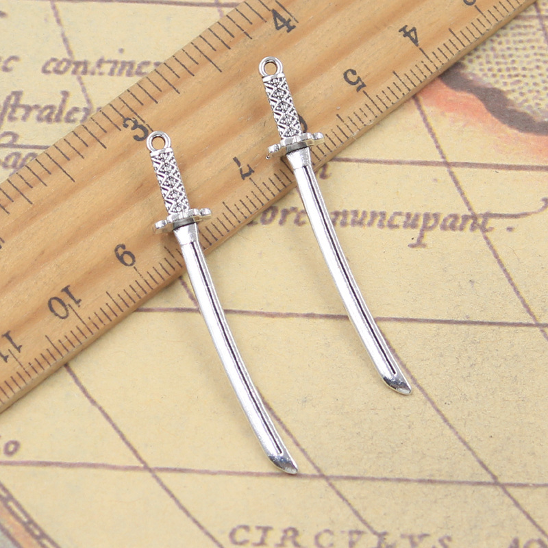 Vintage Fashion Finds - 20 Stück Charms Katana Messer 49x8mm