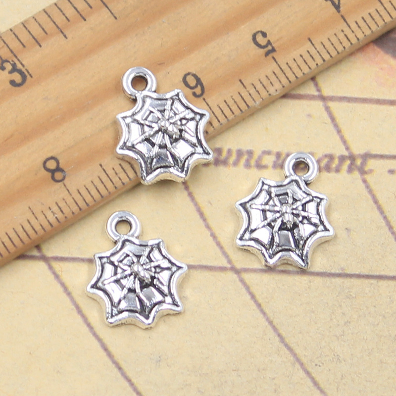 Vintage Fashion Finds - 30 Stück Charms Halloween Spinnennetz 15x12mm