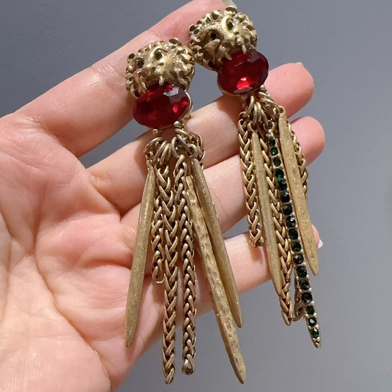 Vintage-Ohrringe mit Löwenkopf – Vintage Fashion Jewelry Brands Bewertung und Preis