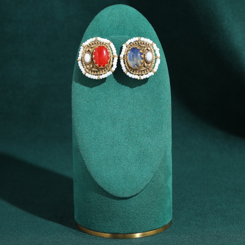 Vintage farbige weiß-rote Acha – Vintage Fashion Jewelry Brands Bewertung und Preis